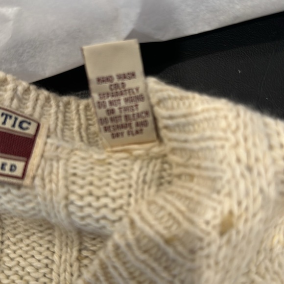 True Mark V-Neck Cable Knit Sweater - Picture 11 of 11